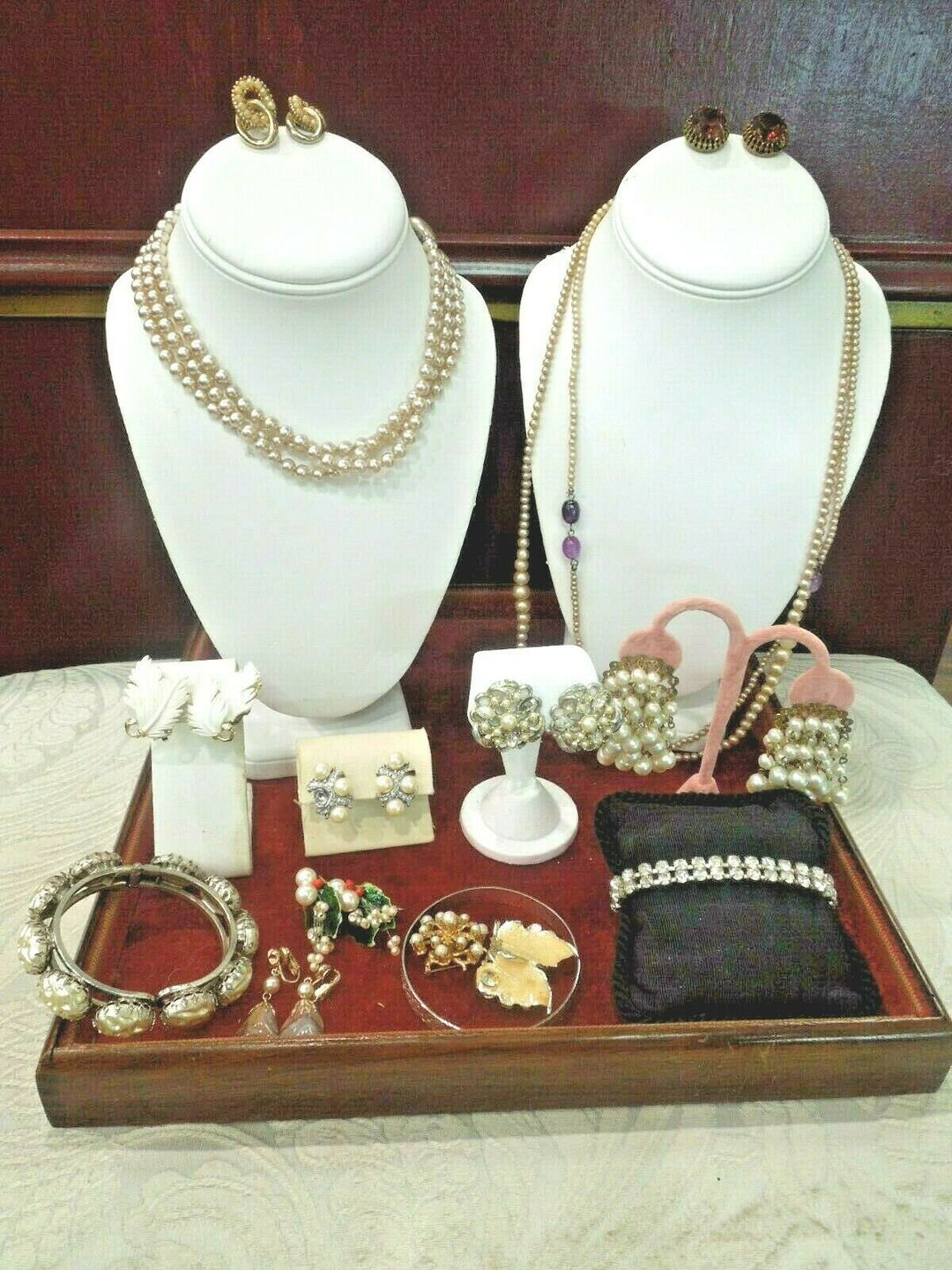 r111 Lot of 15 Jewelry Freshwater Pearls Rhinestones Necklace Earrings Bracelets Some are signed/Some are not