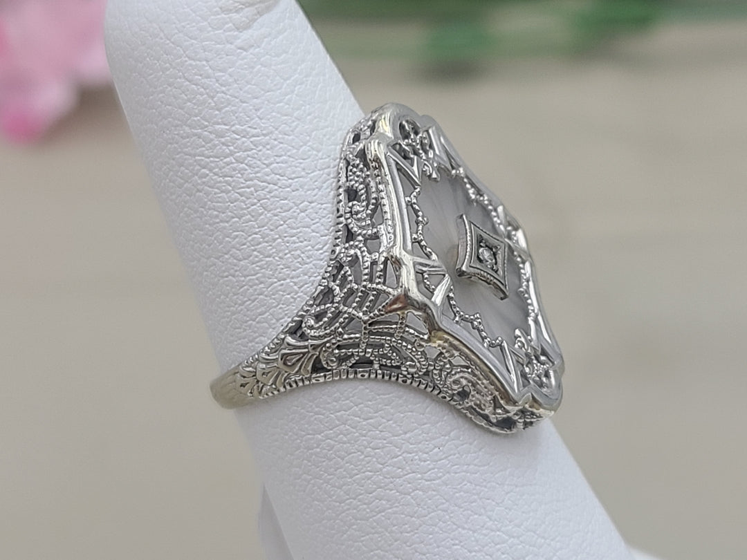 k837 Pretty Antique Ladies 14kt White Gold Camphor Glass Filigree Ring