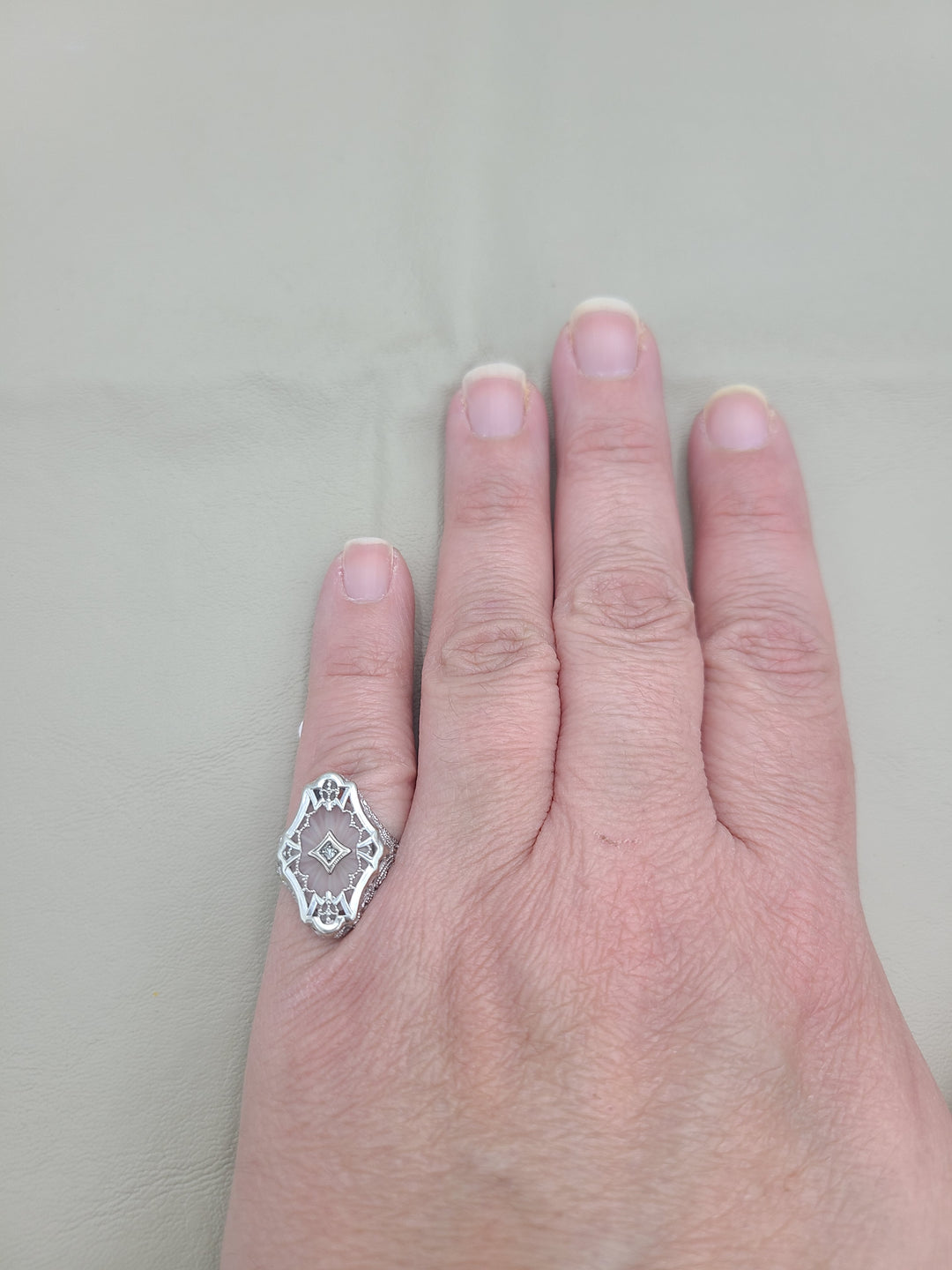 k837 Pretty Antique Ladies 14kt White Gold Camphor Glass Filigree Ring