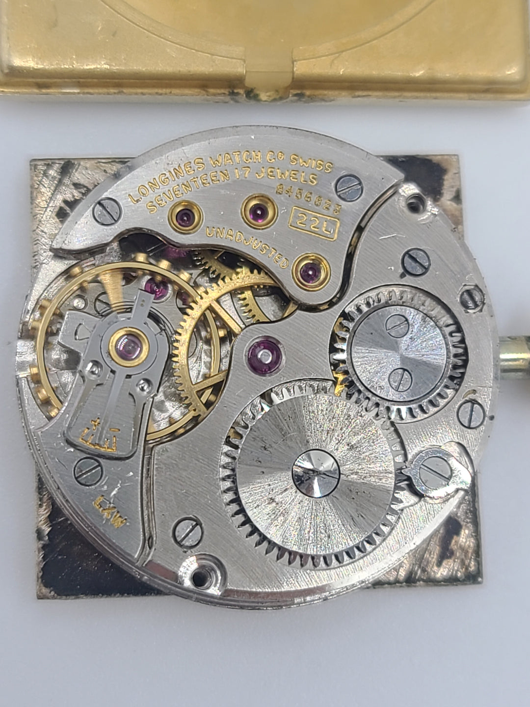 k697 Vintage Unisex 14kt Yellow Gold Mechanical Longines Wristwatch