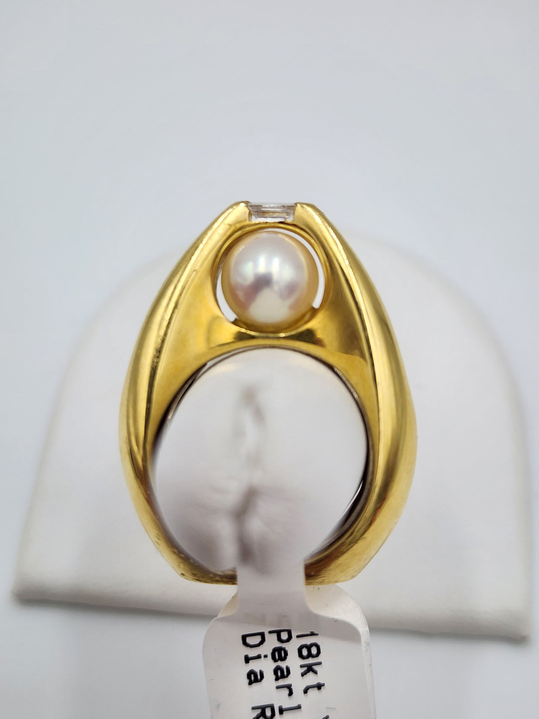 e388 Unique 18kt Yellow Gold Diamond and Pearl Ring