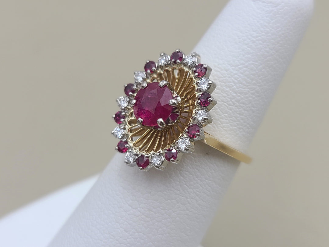 k906 Stunning 18kt Yellow Gold Ruby and Diamond Halo Style Ring