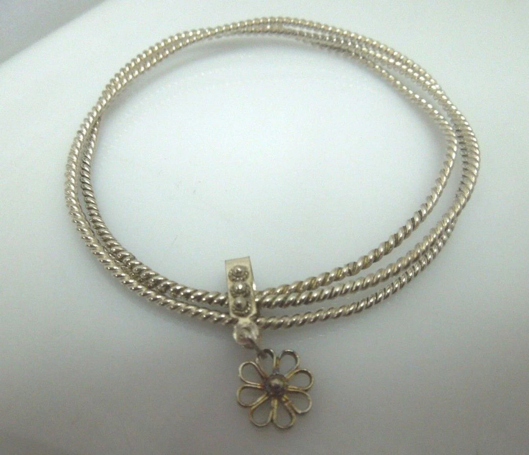 r156 Vintage Silvertone Bangle Bracelet Rare