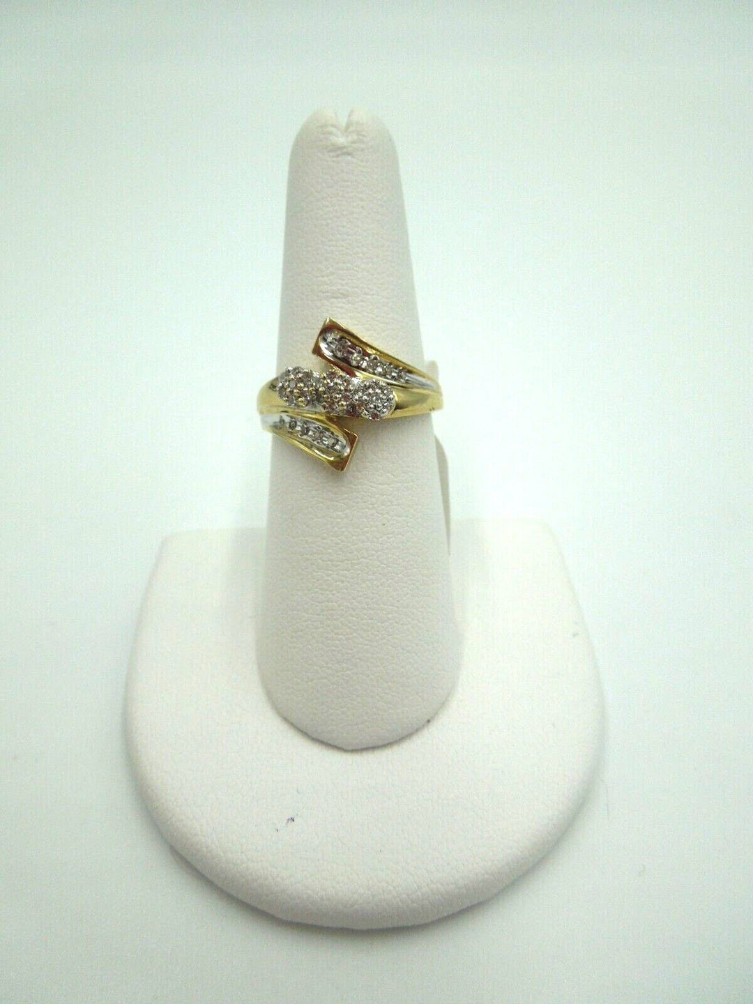 t249 10KT Yellow Gold Bypass Design Diamond Ring Size 7(US)