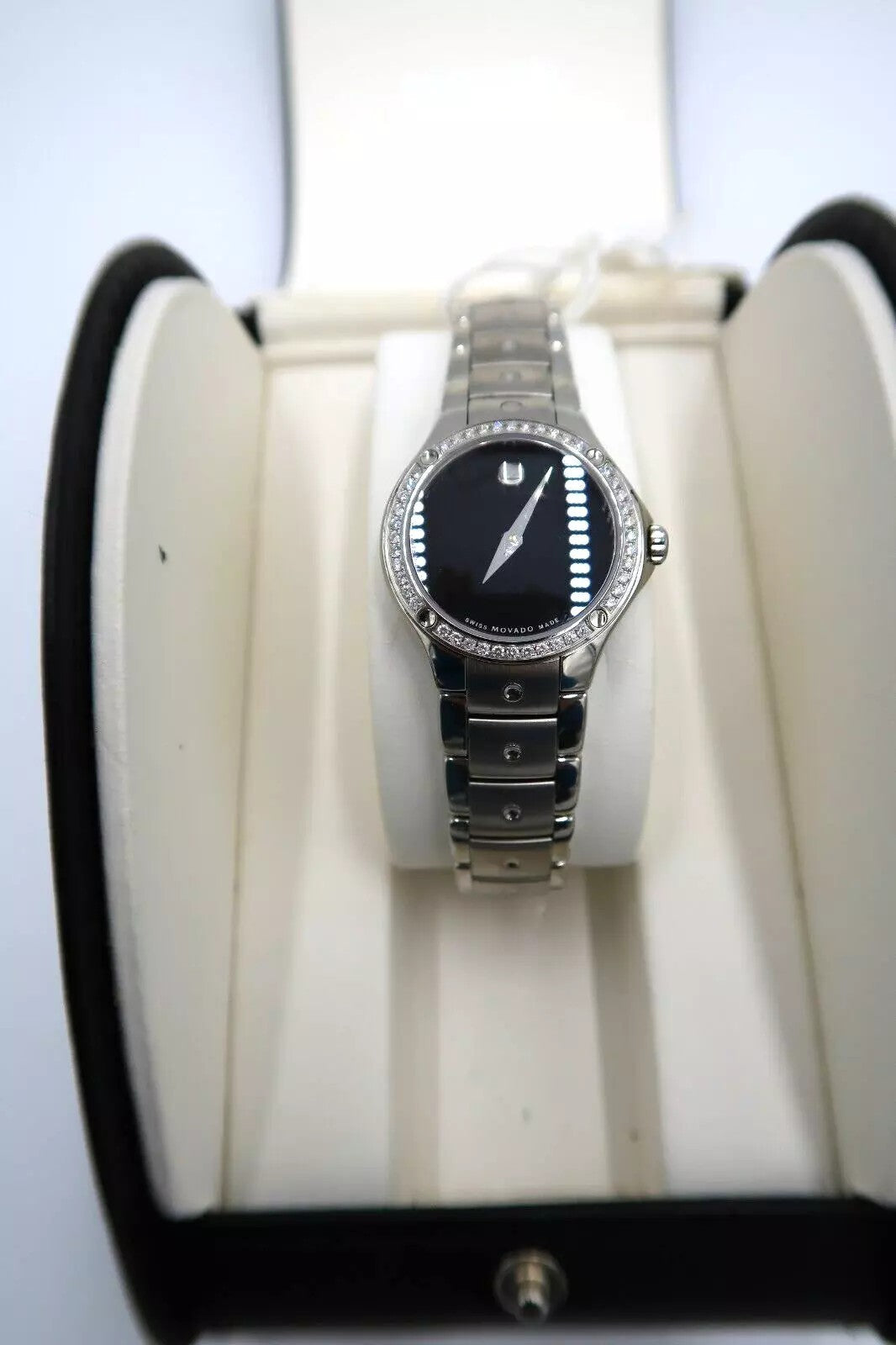 t272 Movado S.e. Black Dial Diamond Bezel 0605873 Ladies Watch