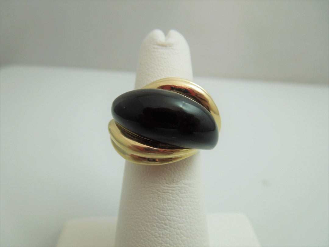 g861 Gorgeous Ladies 14kt Yellow Gold Domed Black Onyx Ring Size 5.5