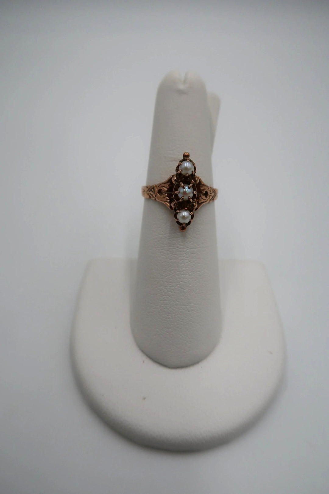 t335 Vintage 14kt Rose Gold Pearl Ring Size 6(US)