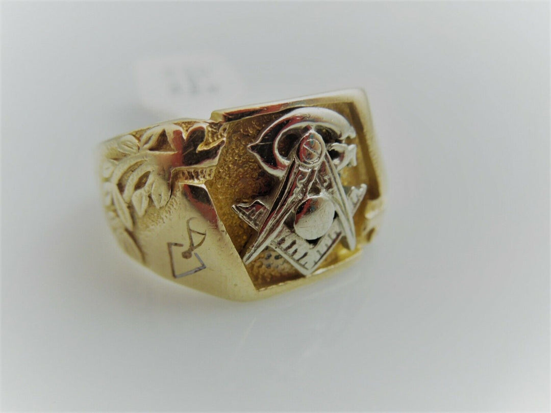 g822 Handsome Men's 10kt and 14kt Gold Masonic Ring Size 10.5
