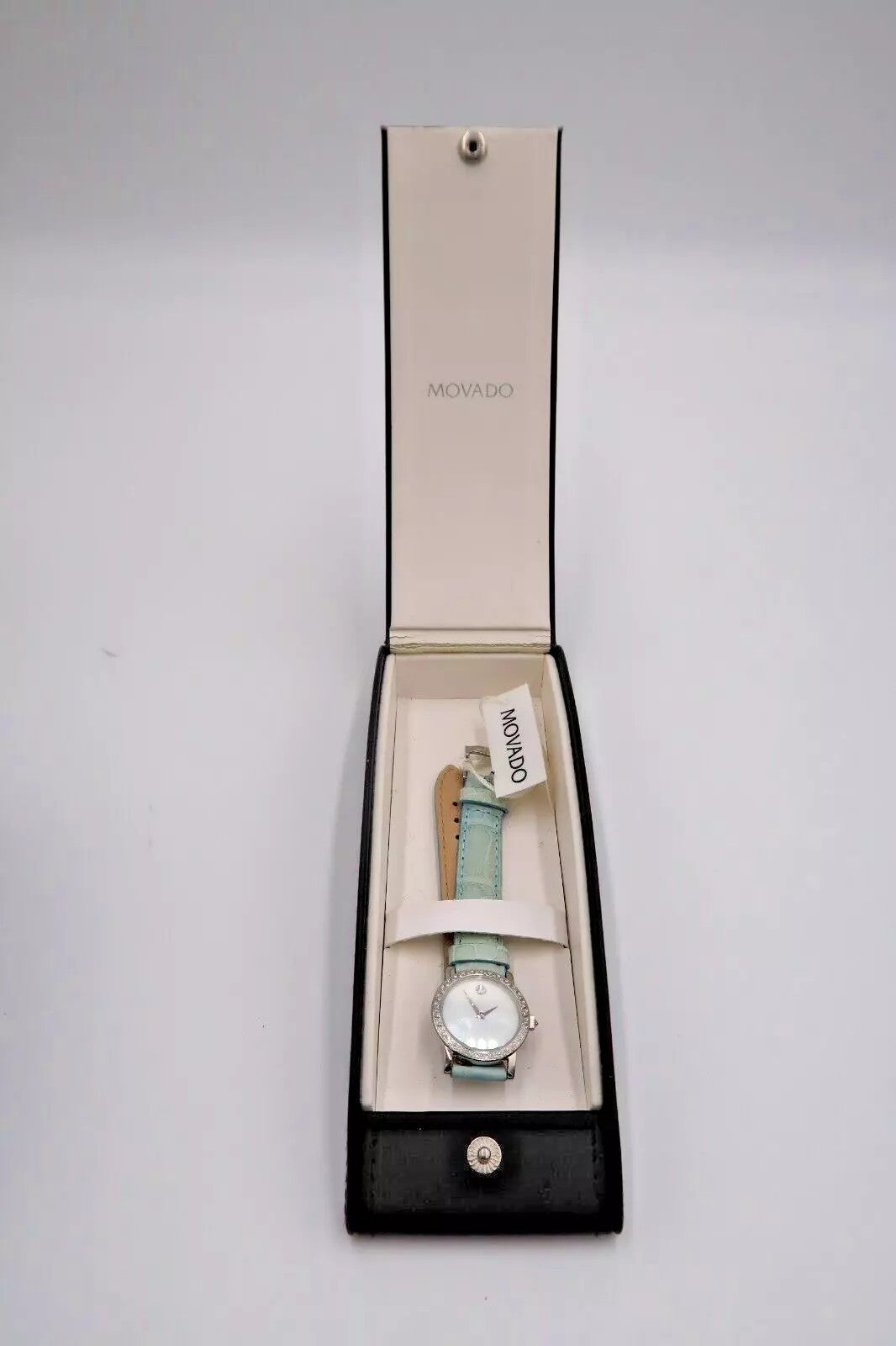 t283 Movado Revi Ladies Watch Model 0605548
