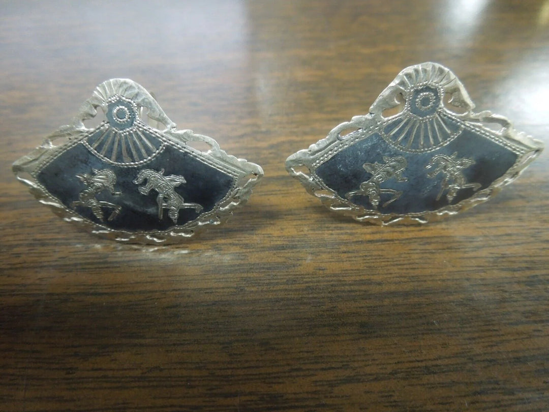 r197 Vintage Siam Sterling Silver Screw back Earrings Stamped