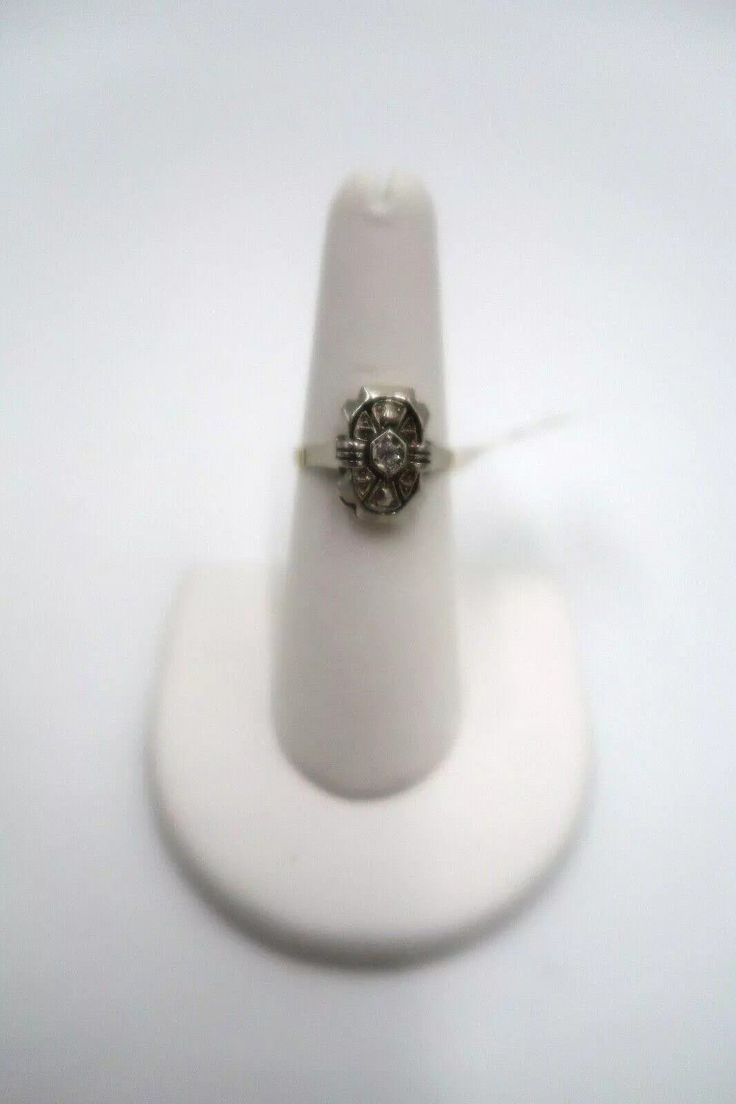 t388 Vintage 14k Two tone Gold Diamond .05 TDW Ring Size 6 1/2(US)