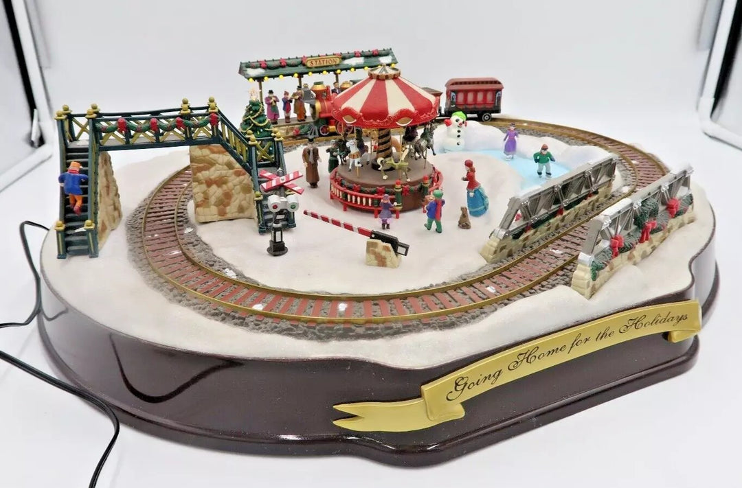 t487 Animated Mr Christmas Village Going Home for the Holidays Train Carousel