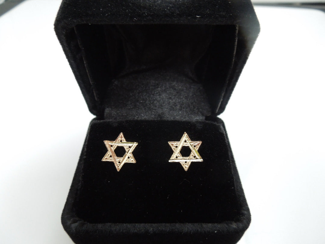 b992 Beautiful 14kt Yellow Gold Star of David Stud Earrings