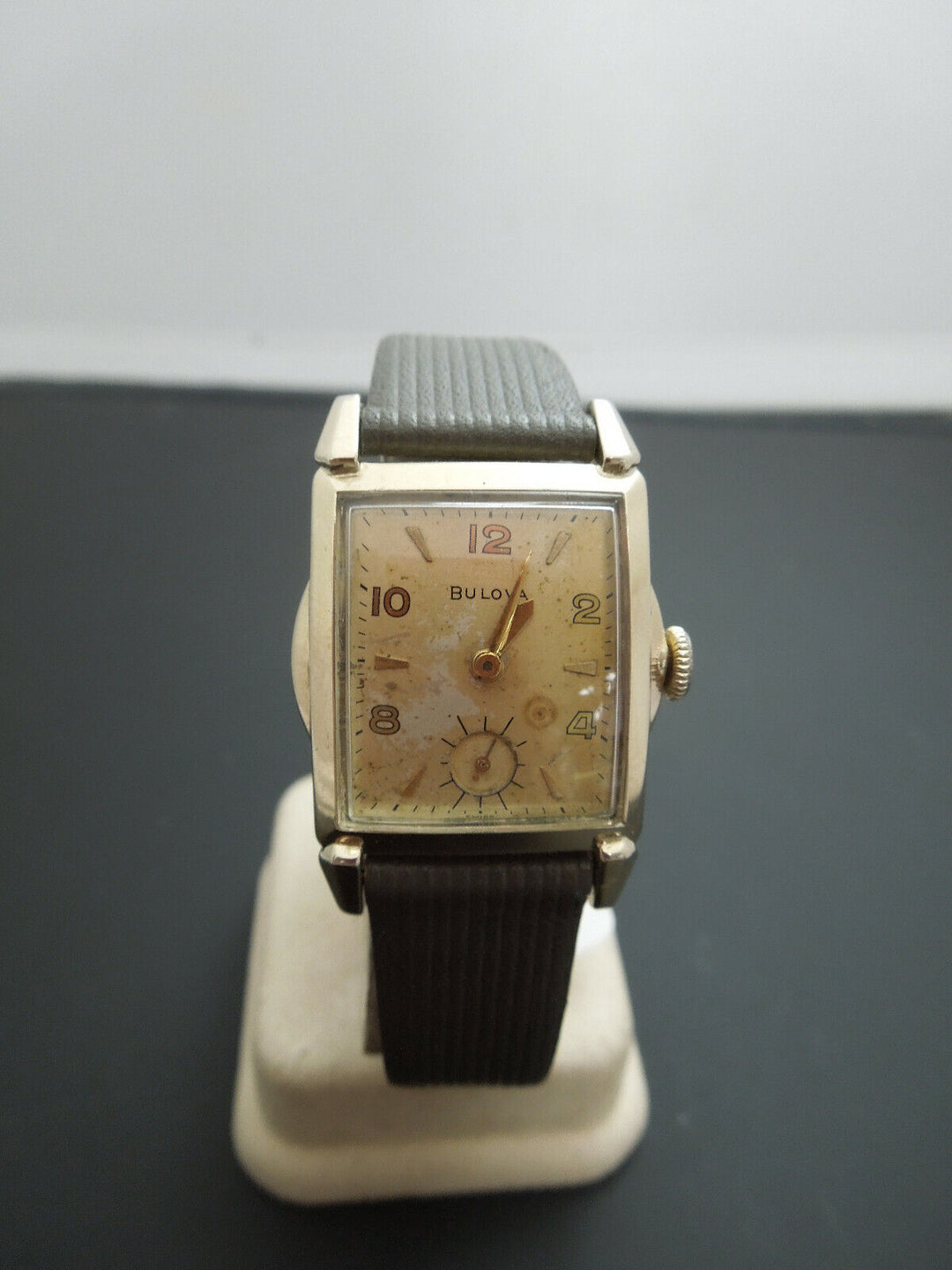 b886 Classic Men's 10kt Rolled Gold Plated Mechanical Bulova Wristwatch