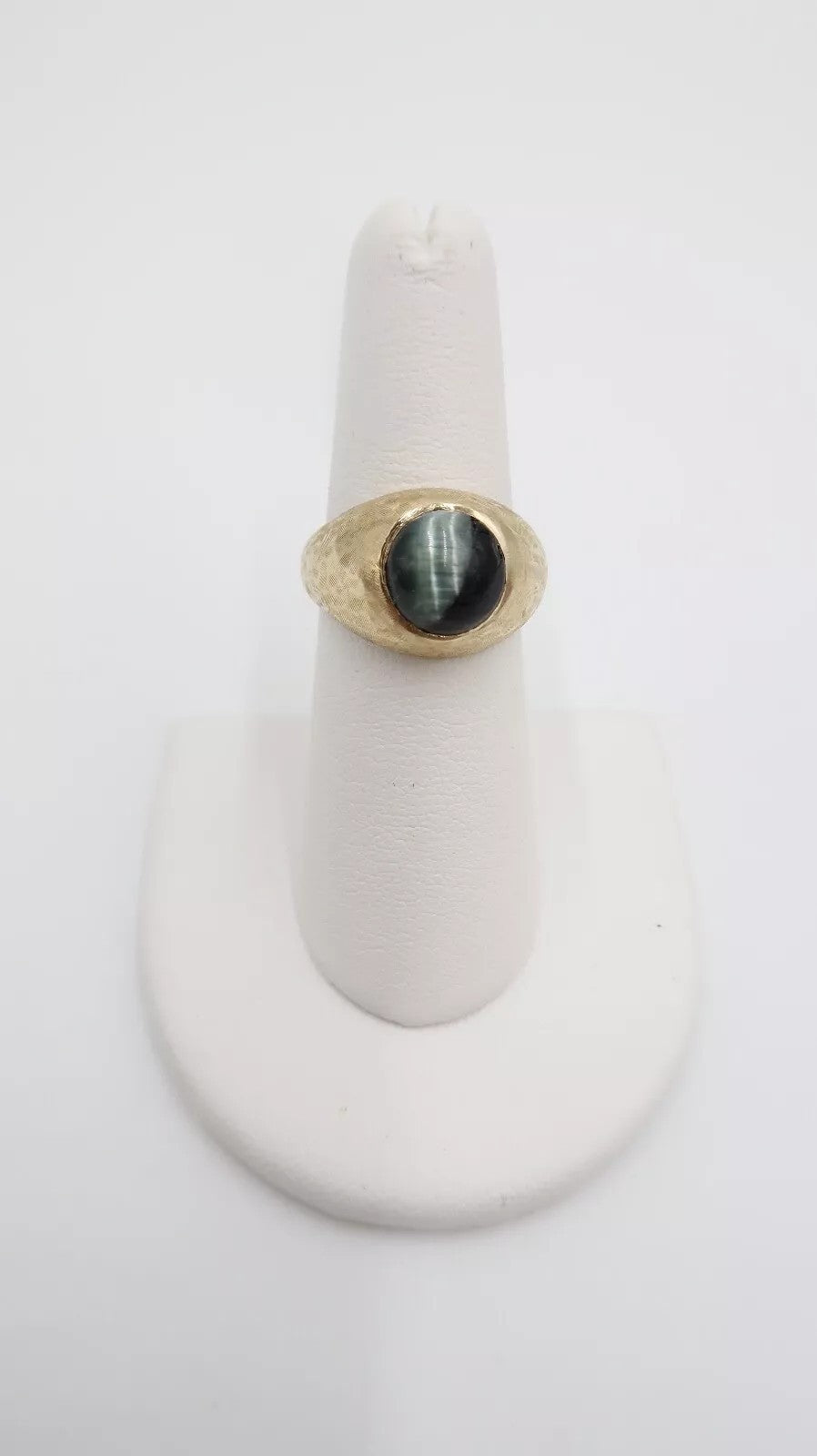 t479 14k Yellow Gold Cats Eye Hammered Ring 6 1/2 (US)
