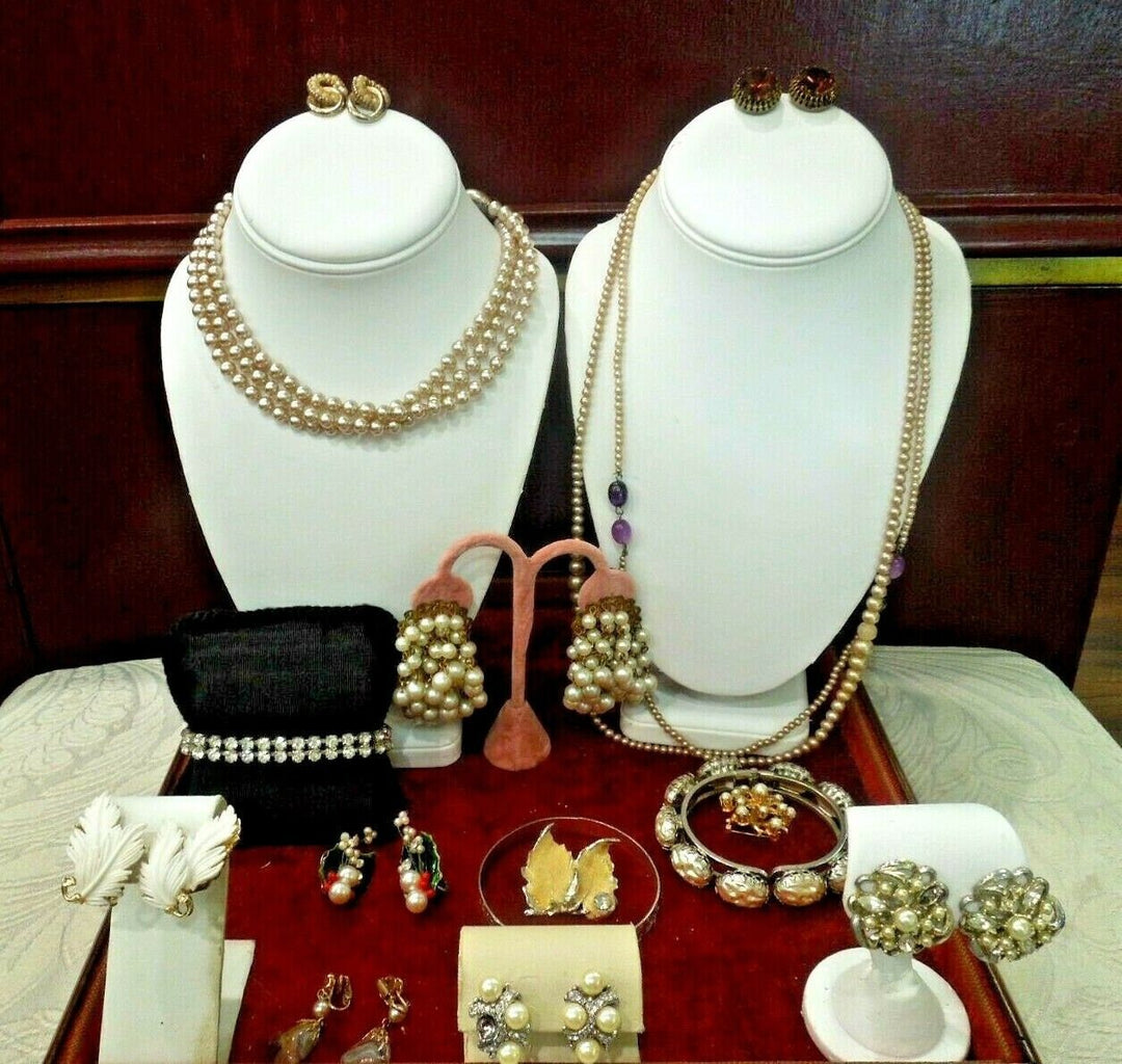 r111 Lot of 15 Jewelry Freshwater Pearls Rhinestones Necklace Earrings Bracelets Some are signed/Some are not