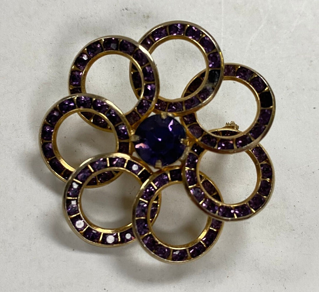 m481 Vintage Purple Stone Pin Brooch in Gold Filled Fancy Circle Frame