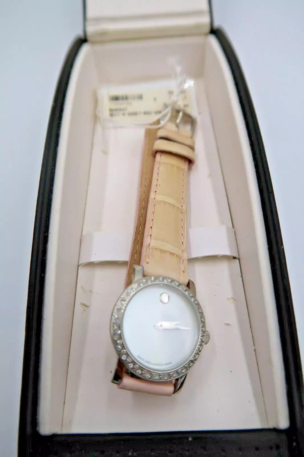 t284 Movado Revi Ladies Watch Model 0605547