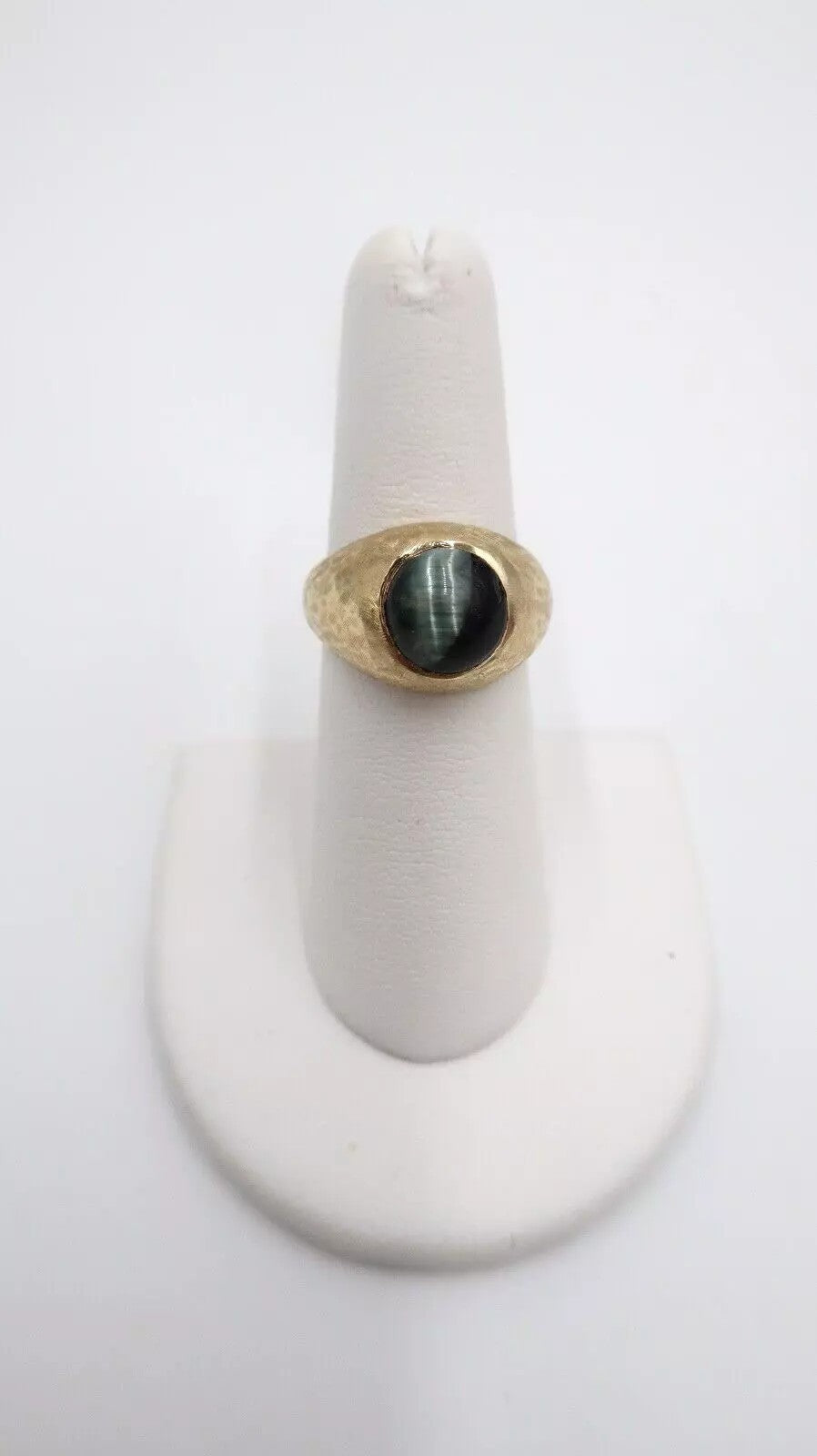 t479 14k Yellow Gold Cats Eye Hammered Ring 6 1/2 (US)