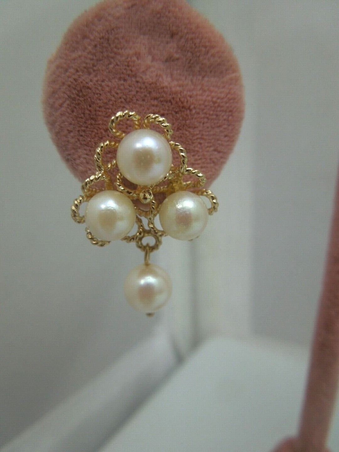 r162 14kt Yellow Gold Beautiful pearl Earrings Signed 5.7g