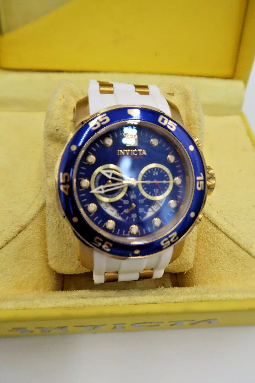 t353 Invicta Men's 20288 Pro Diver Analog Display Quartz Gold Watch