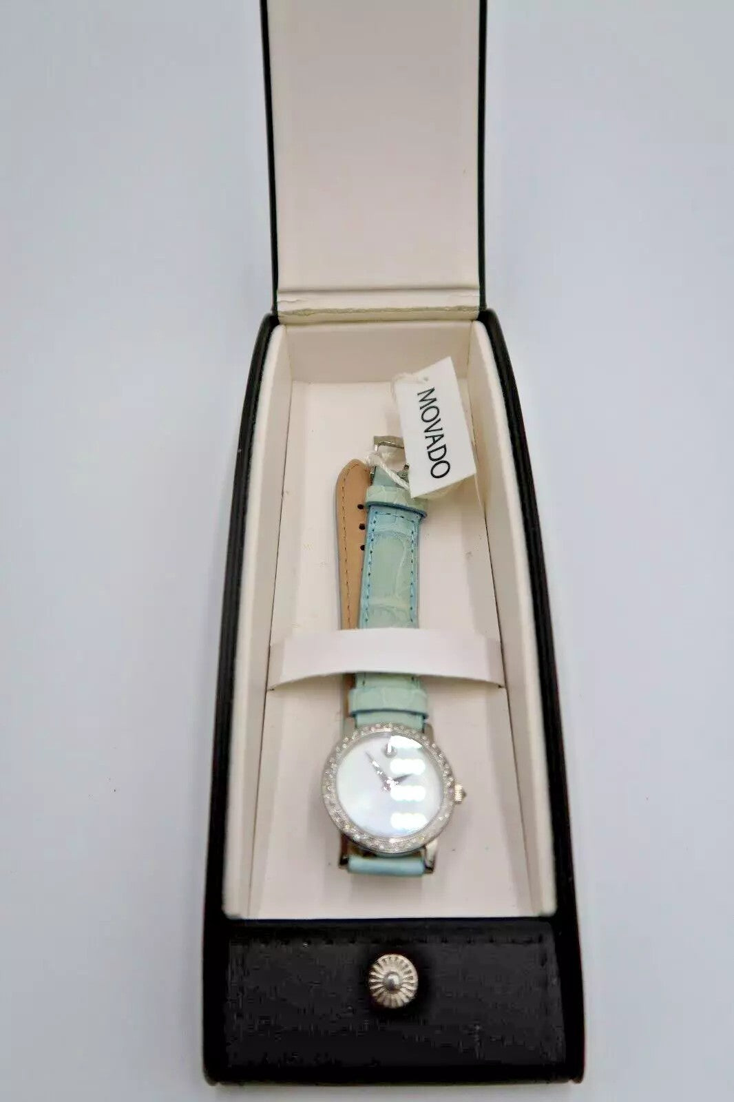 t283 Movado Revi Ladies Watch Model 0605548