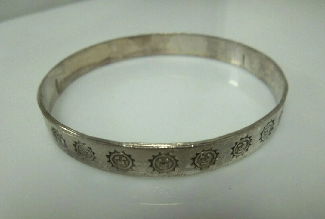 r152 Vintage Silvertone Etched Bangle Bracelet 9.5"