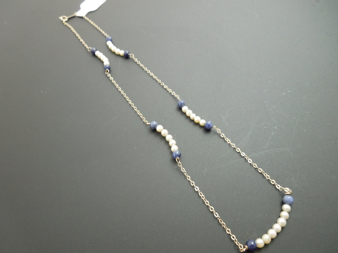 g398 Beautiful Necklace with Lapis Lazuli and Pearls on a Delicate 14kt YG Chain