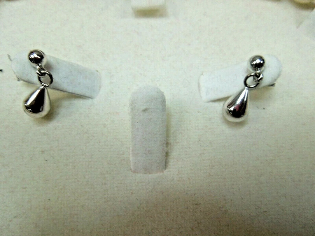 r150 Beautiful Pearl Necklace with Silvertone Earrings Comes with Red Heart Shaped Gift Box