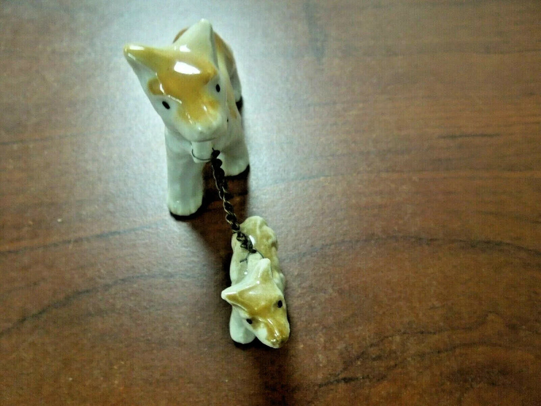 r103 Vintage Porcelain Mother Dog with Puppy Chain Leashes Figurine, Made in Japan