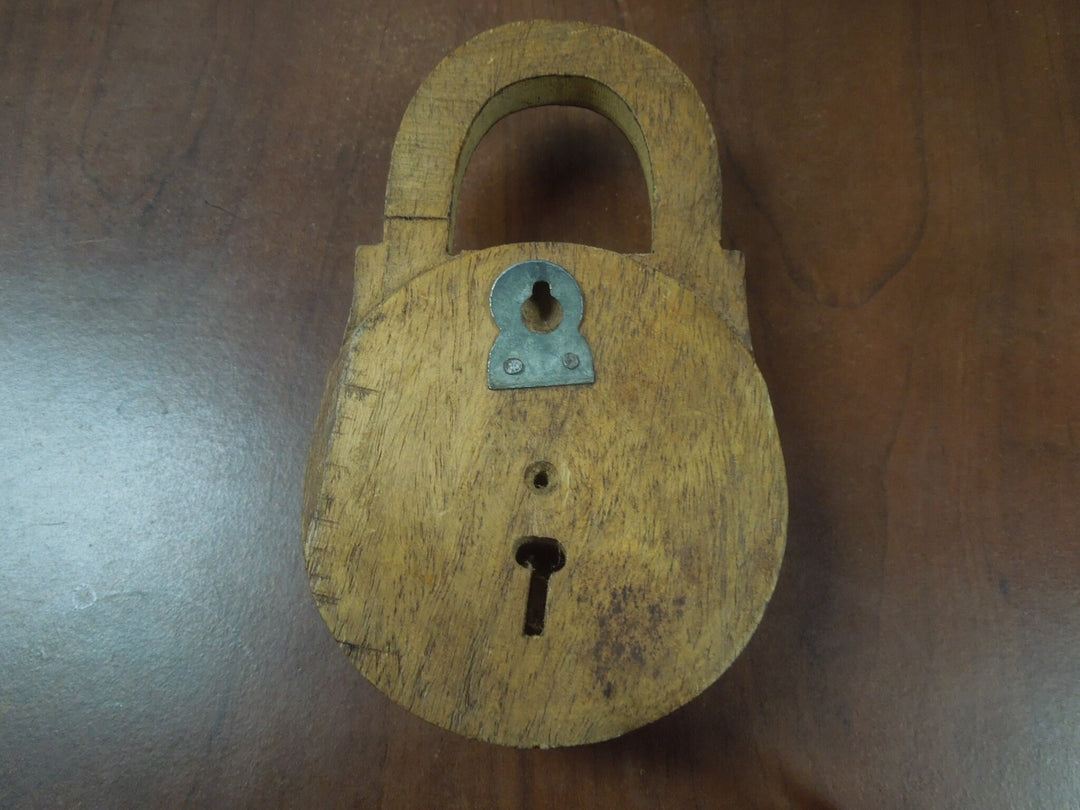 r138 Wooden Wall Hanging Lock Shaped Key Holder-3 Hooks-6" High