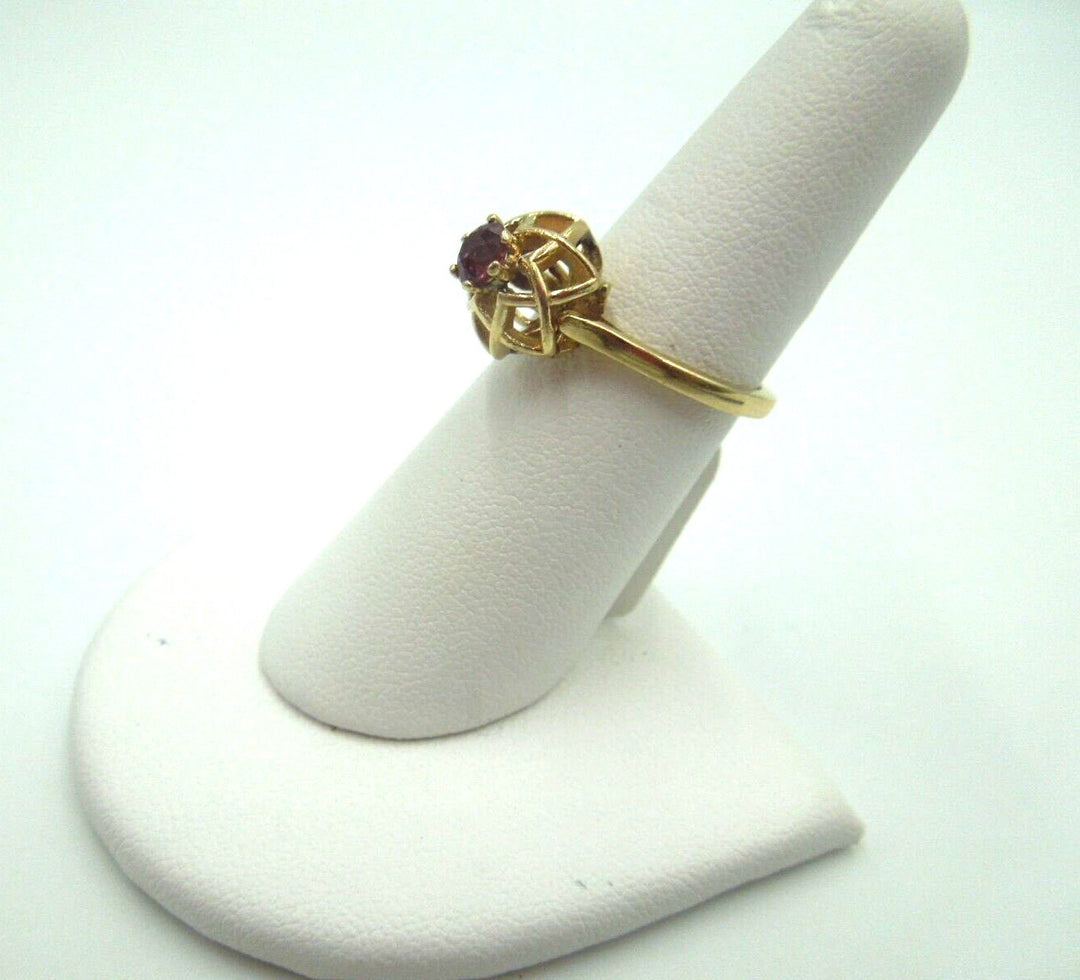 t247 14kt Yellow Gold Synthetic Ruby Ring Size 6 1/4 (US) Signed