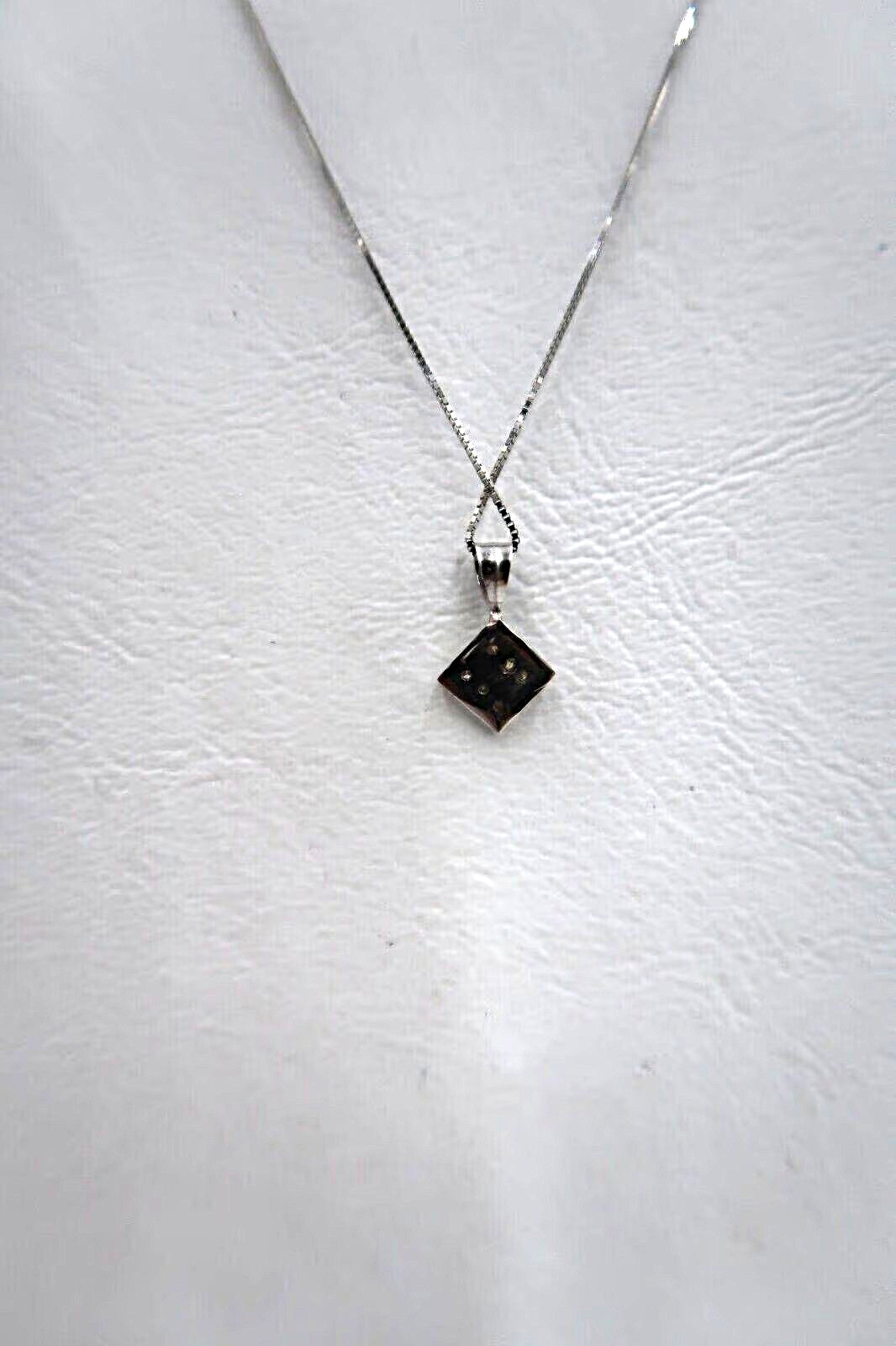 t258 14kt White Gold 18" Box Chain Diamond with Square Pendant Necklace