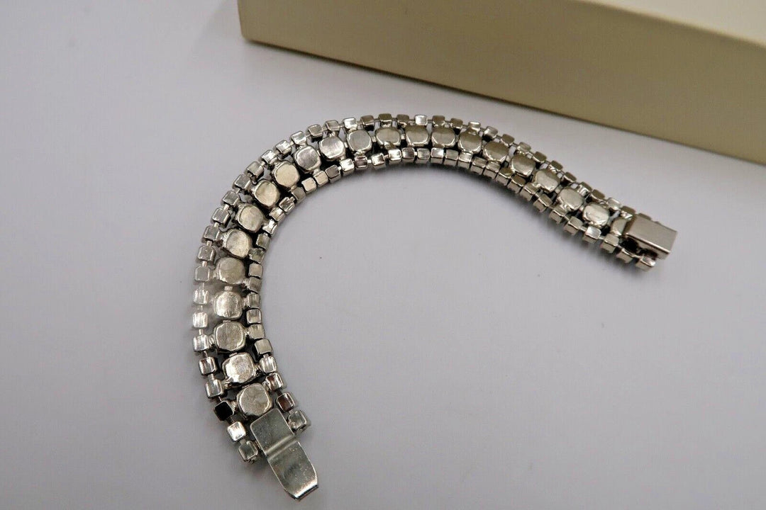 t411 Fashion Blue Rhinestones Necklace Bracelet and Matching earrings for Women