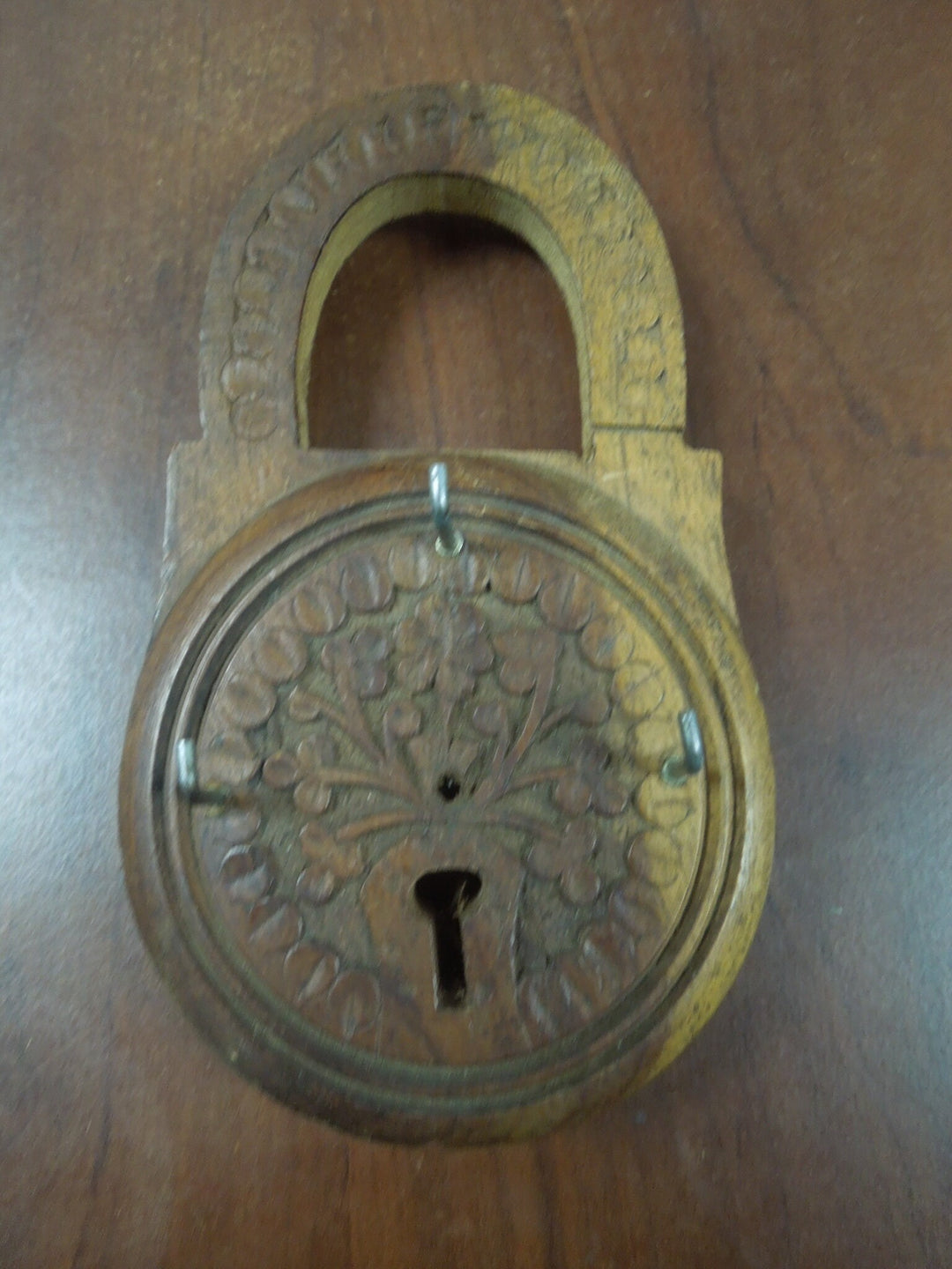 r138 Wooden Wall Hanging Lock Shaped Key Holder-3 Hooks-6" High