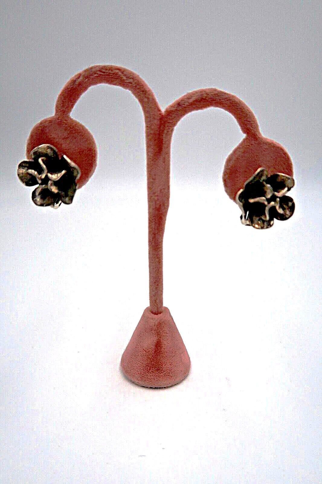 t371 Vintage Flower Earrings - Sterling Silver Flower Clip-on earrings