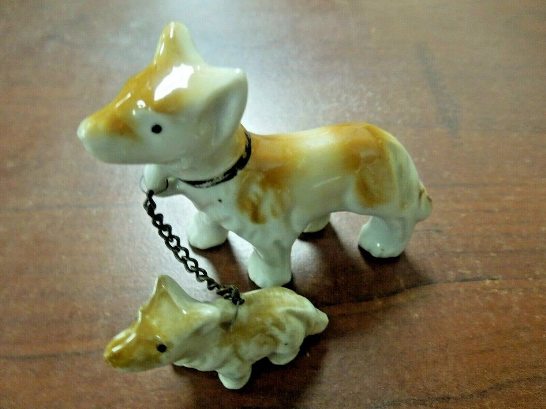 r103 Vintage Porcelain Mother Dog with Puppy Chain Leashes Figurine, Made in Japan