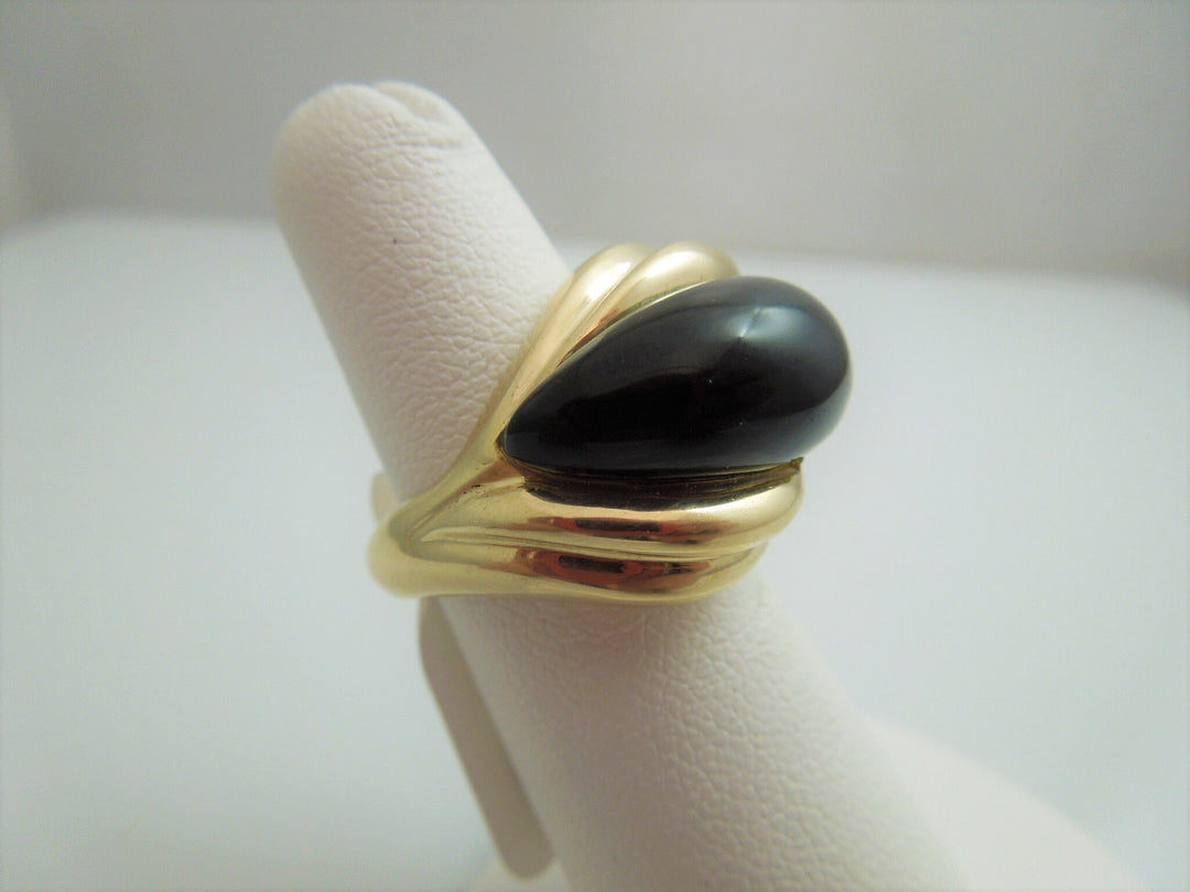 g861 Gorgeous Ladies 14kt Yellow Gold Domed Black Onyx Ring Size 5.5