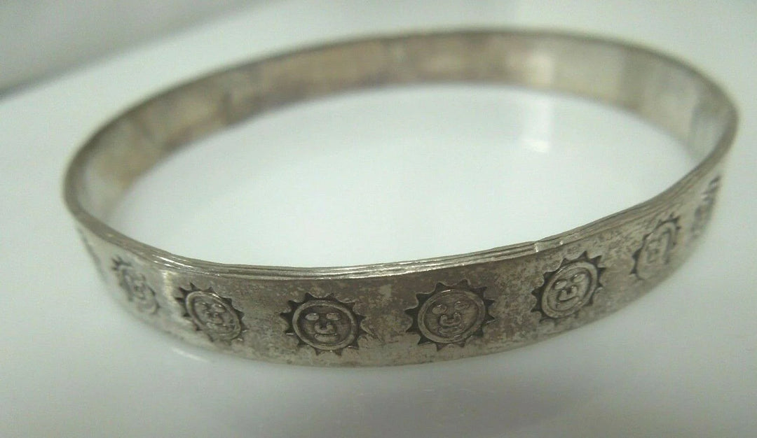 r152 Vintage Silvertone Etched Bangle Bracelet 9.5"