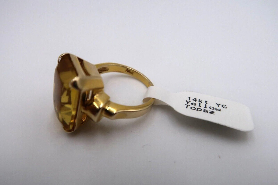 t345 Vintage Ladies 14kt Yellow Gold Yellow Gold Topaz Ring