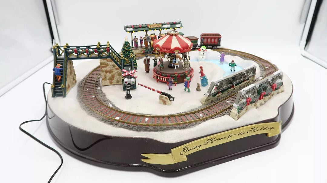 t487 Animated Mr Christmas Village Going Home for the Holidays Train Carousel