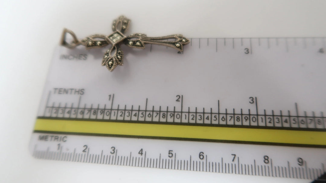 t456 Sterling Silver Marcasite Cross Pendant