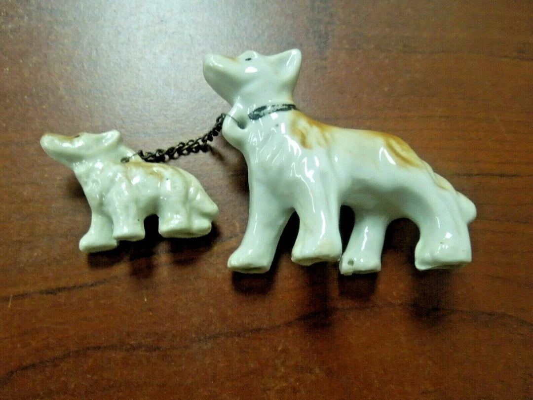r103 Vintage Porcelain Mother Dog with Puppy Chain Leashes Figurine, Made in Japan