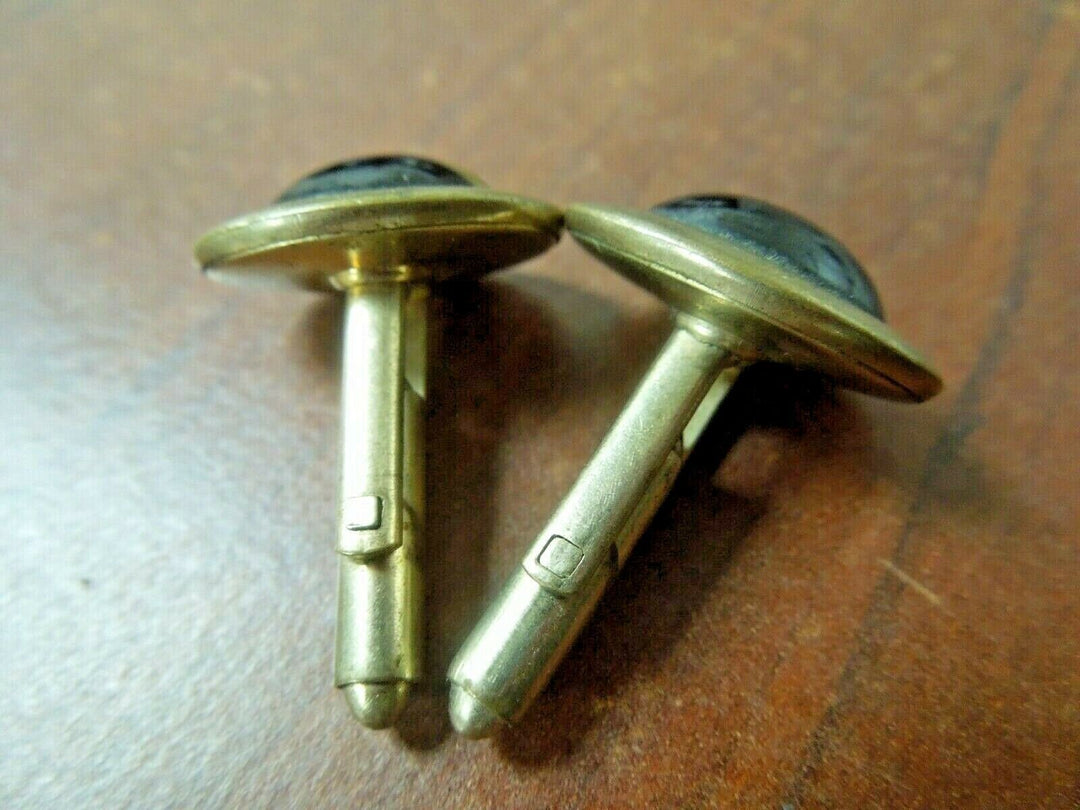 r094 Vintage Men's Oval Cufflink Gold Tone 9 g