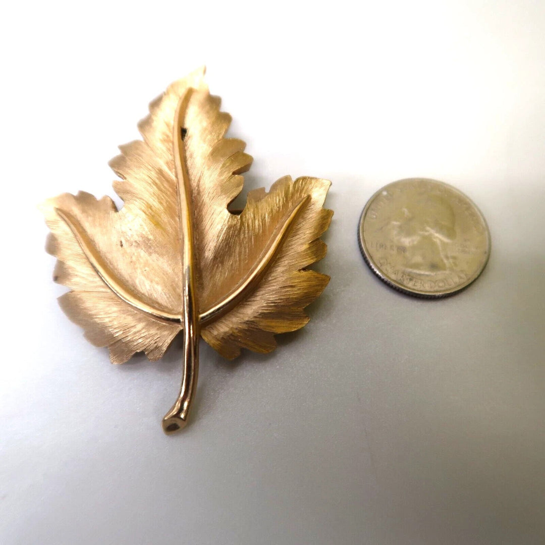 t573 Vintage Crown Trifari Brushed Gold Tone Maple Leaf Pin/Brooch 1960's