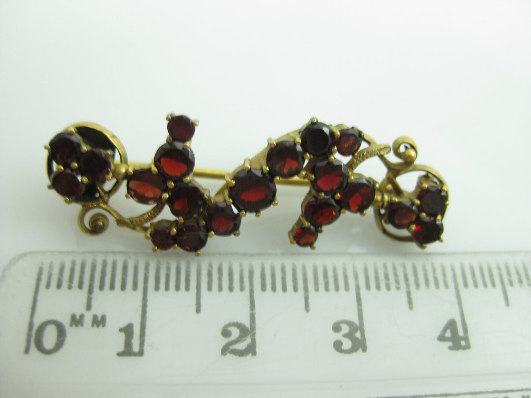 g255 Vintage Garnet Brooch 14kt Gold Filled