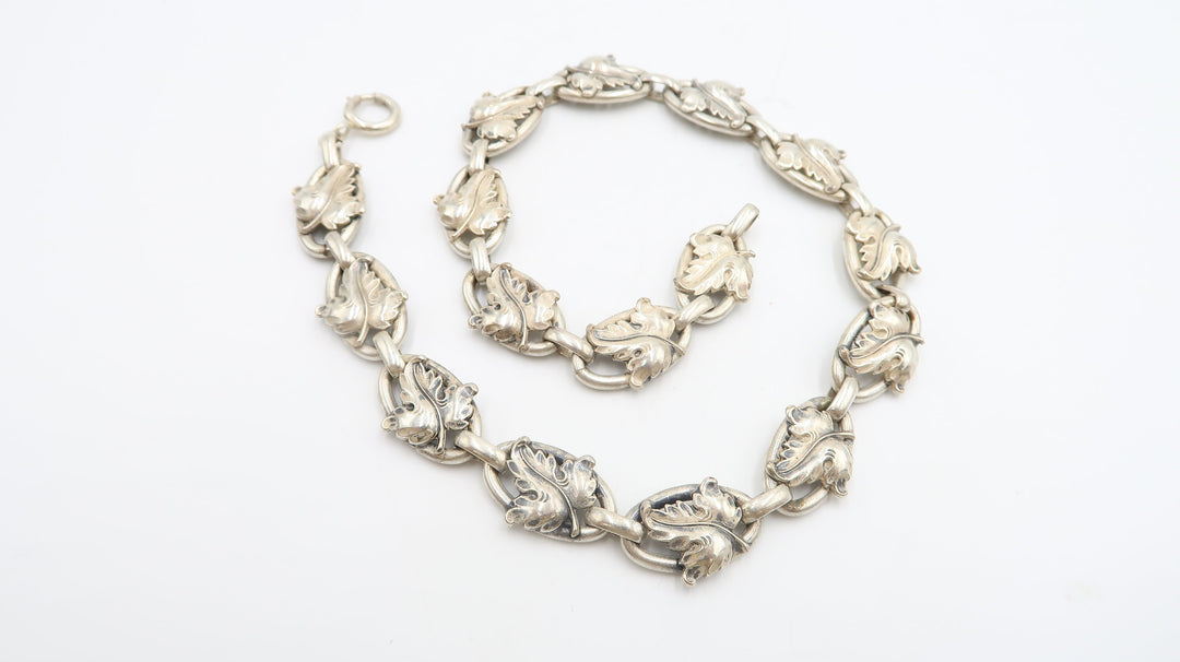 t451 Vintage Jewelry 1950s Mid-Century Leaf Oval Links Necklace 17"