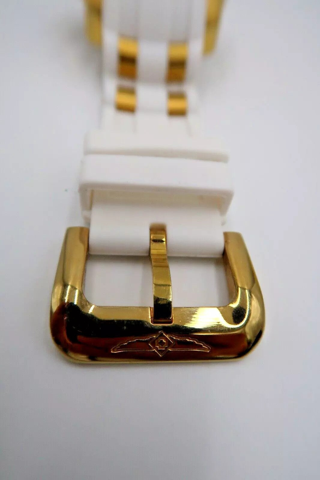 t353 Invicta Men's 20288 Pro Diver Analog Display Quartz Gold Watch