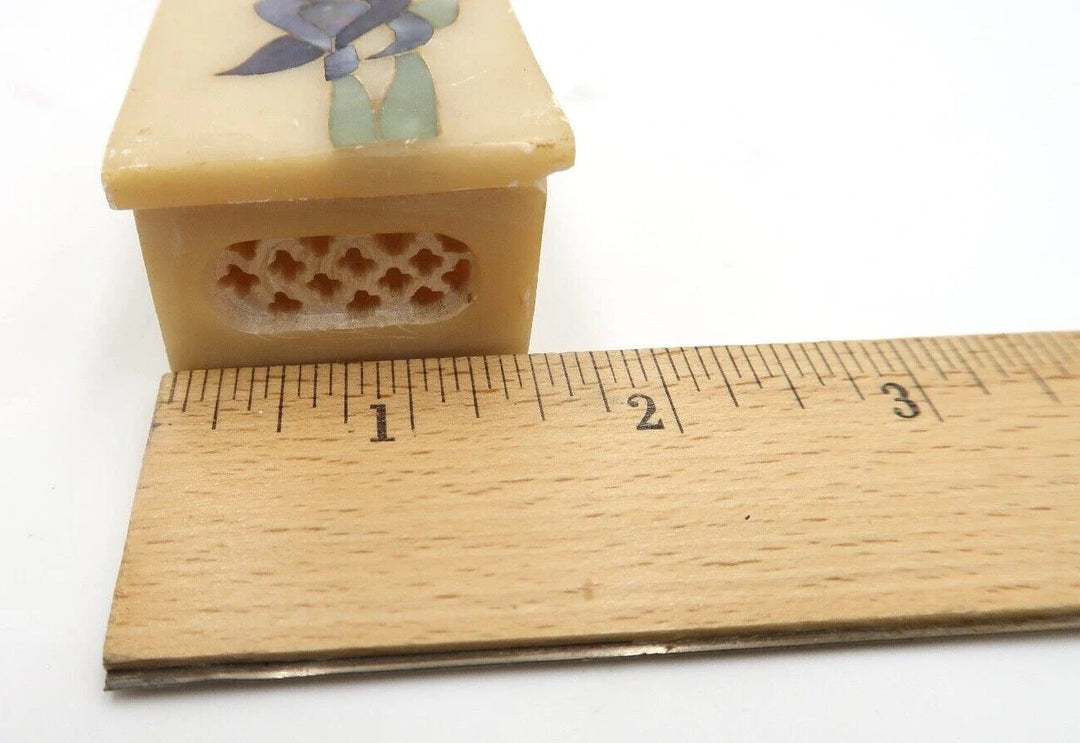 t493 Made in India Marble Inlay Handmade Flower Jewelry Trinket Box, Soapstone.