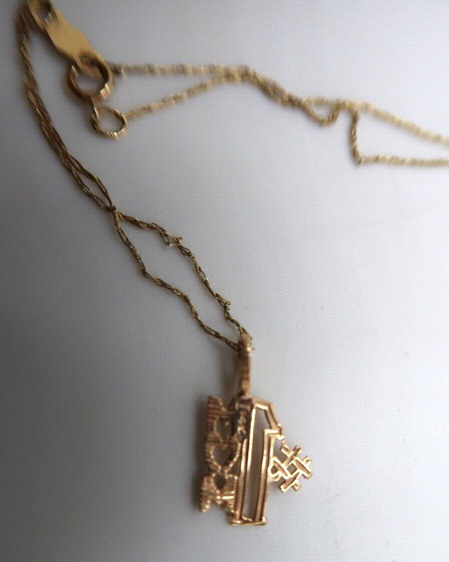 t385 14k Yellow Rose Gold #1 MOM Pendant 20"